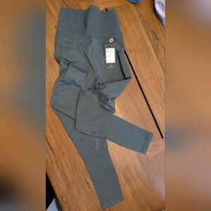 Gray High-Waisted Leggings